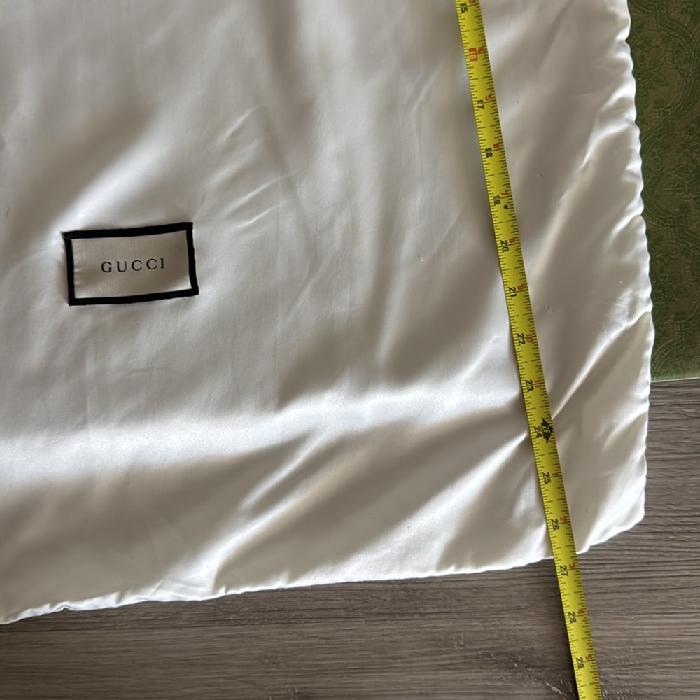 Gucci Olive Embossed Box, shopping bag and dust bag - Picture 9 of 9
